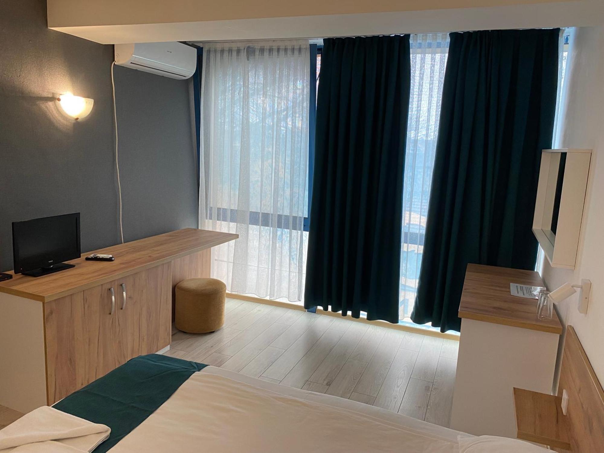 Hotel Fors Burgas Bagian luar foto